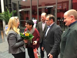 Janina Meyer-Klepsch und erste Gratulanten. Simona Koß, Stephen Rübsam, Jörg Vogelsanger und Jörg Skibba