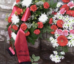 Blumengesteck der SPD-Neuenhagen